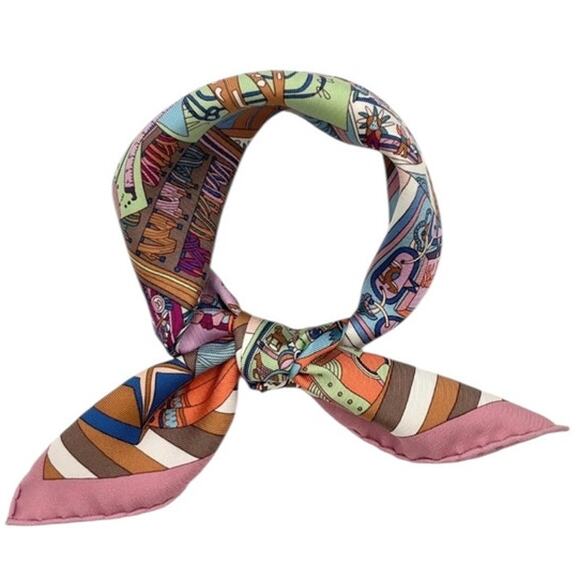 Hermes Carré 45 MADEMOISEILLE SOIE Silk Scarf W/Box - Picture 10 of 16